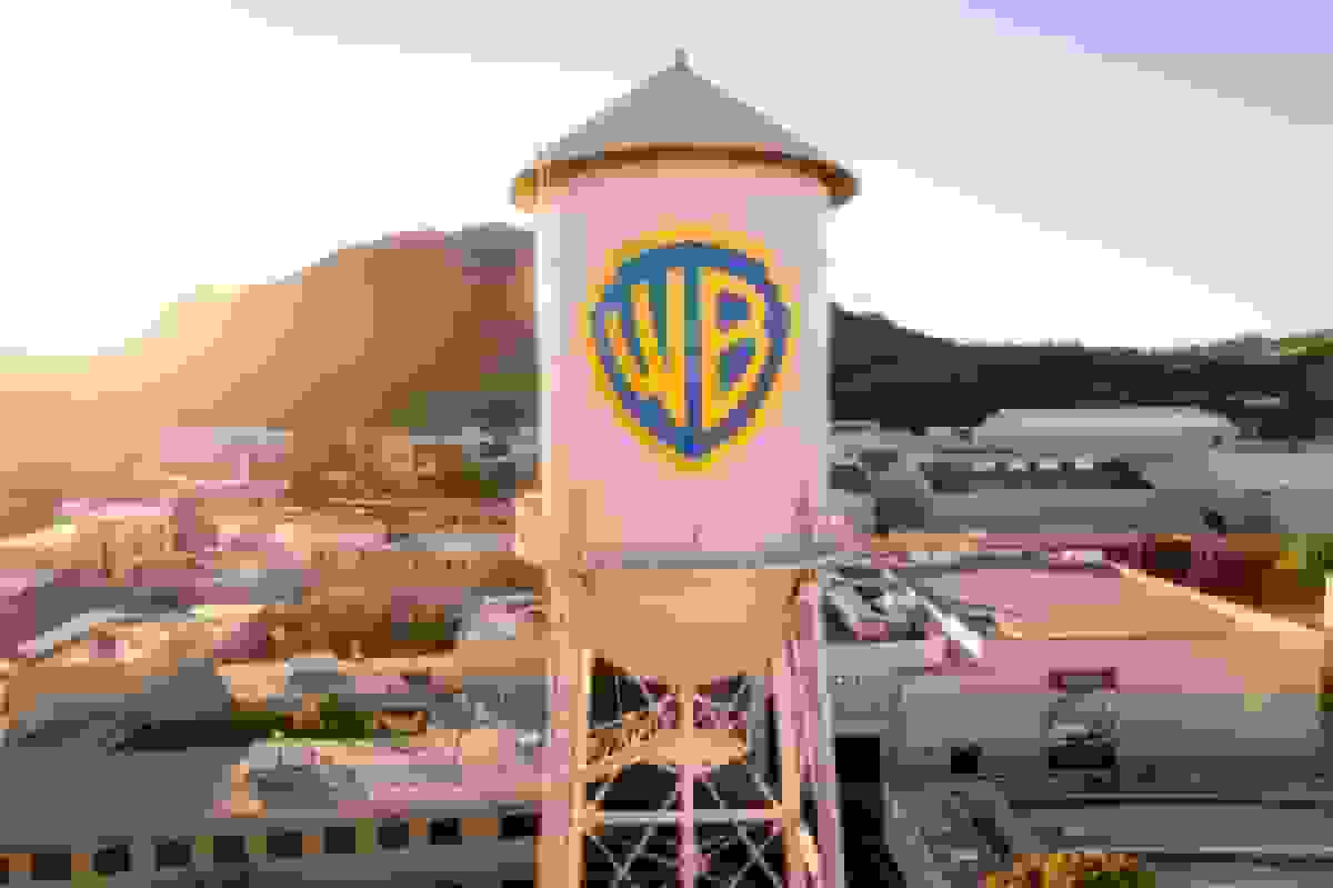 صندوق ناشناخته ابوظبی پشتیبان پیشنهاد خصمانه پارامونت برای وارنر برادرز