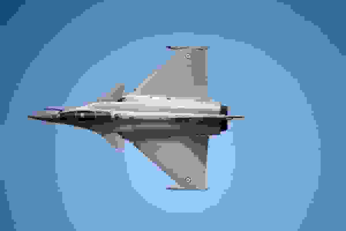 پروژه ۱۰۰ میلیارد دلاری هواپیمای ماکرون و مرز با تاخیر مواجه شده است