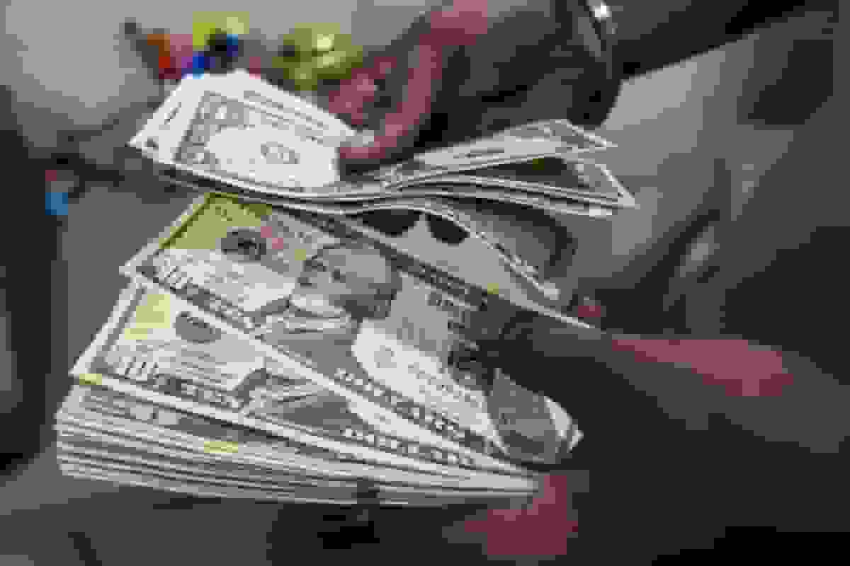 دلار در معرض خطر کاهش ۴۰ درصدی مشابه حباب دات‌کام، هشدار آر‌بی‌سی