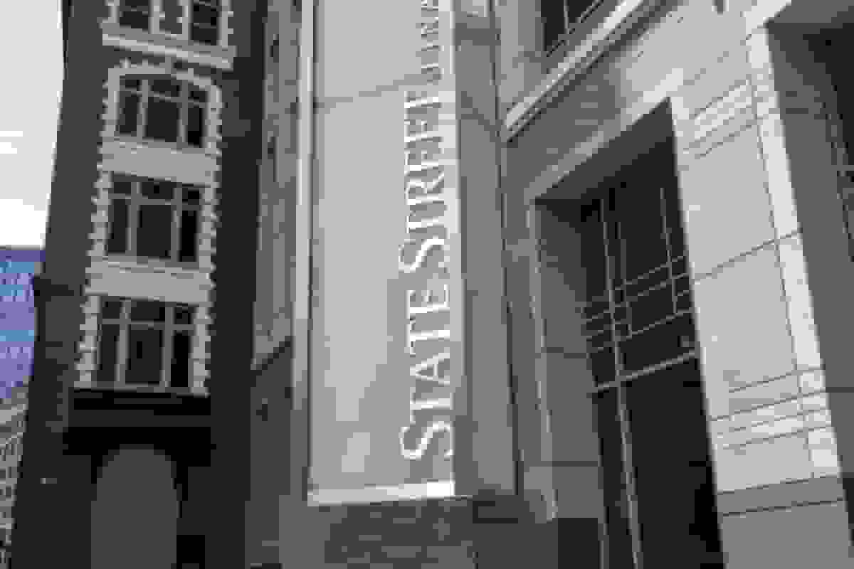 صندوق‌های بلک‌راک و استیت استریت قوانین سرمایه‌گذاری در اوراق قرضه فرانسه را تغییر می‌دهند