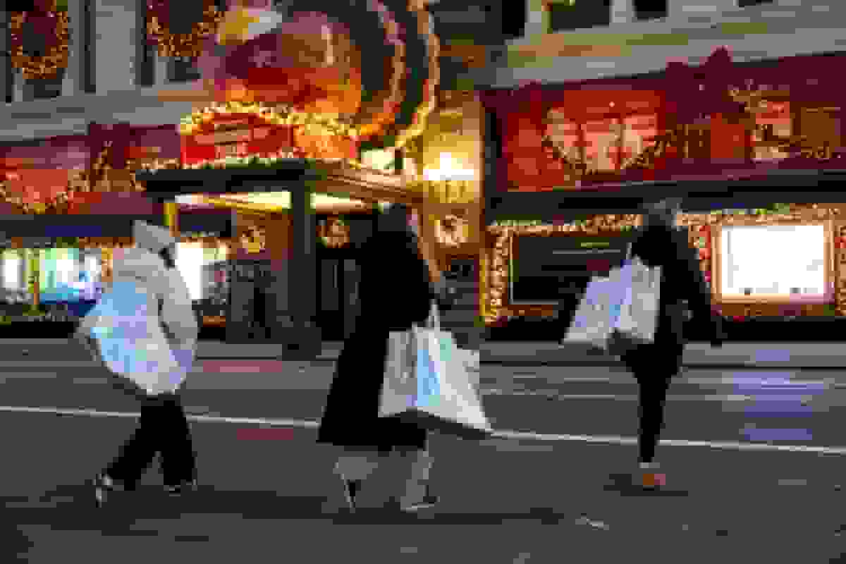 فروش خرده‌فروشی آمریکا در اکتبر به دلیل کاهش خرید خودرو راکد ماند