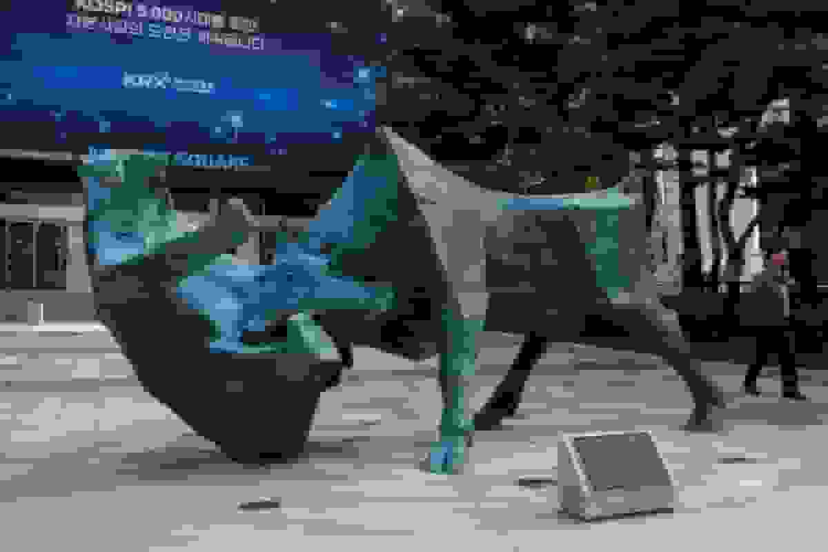 فیلم سرمایه‌گذاری احمقانه: چالش‌های تنظیم‌گری مالی برای سرمایه‌گذاران خرد