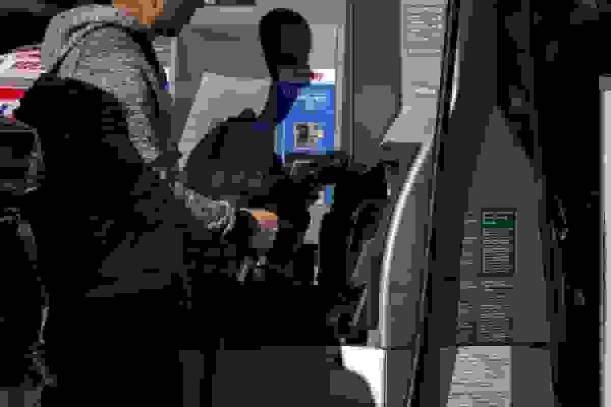 قیمت بنزین در آمریکا به پایین‌ترین سطح چهار سال اخیر رسید