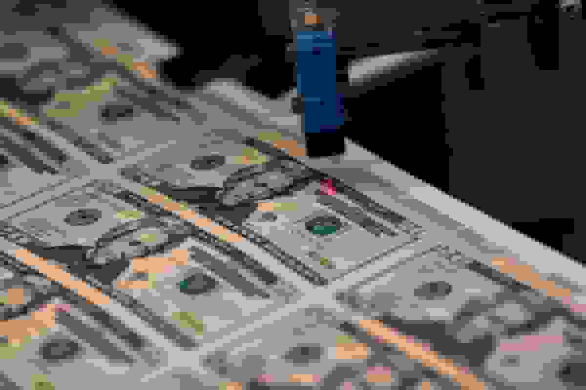 نوسانات دلار با چشم‌انداز پایان تعطیلی دولت آمریکا افزایش یافته است