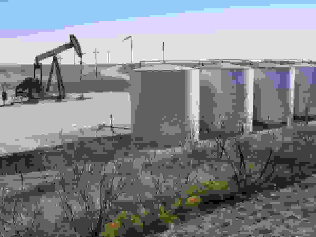 نفت ۲۰۲۶ در وضعیت کانتانگو به دلیل اصطکاک تجاری و نگرانی‌های مازاد