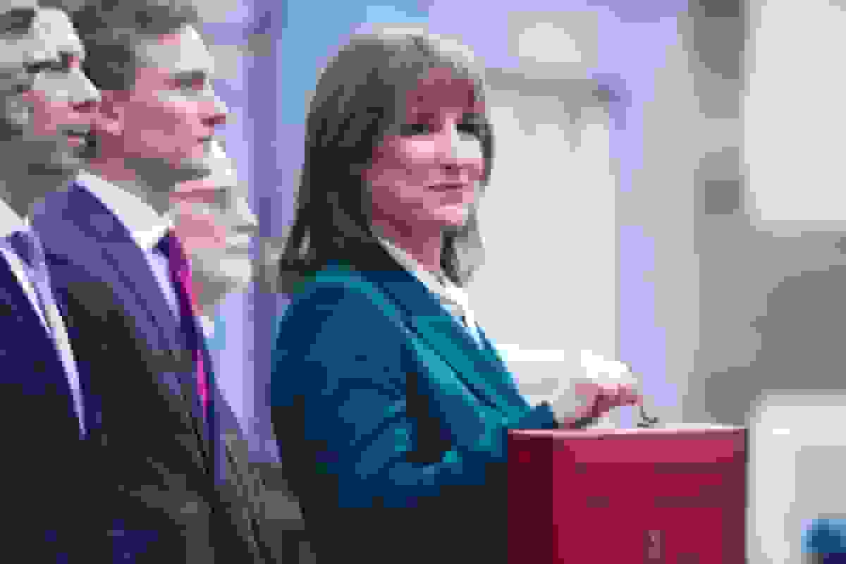 نمایندگان بریتانیا بودجه بحث‌برانگیز ریچل ریوز را بررسی می‌کنند