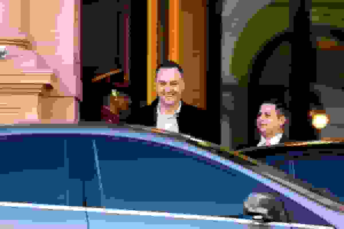 مایلی رئیس کابینه را جایگزین کرد و به دنبال شروع جدید با کنگره است