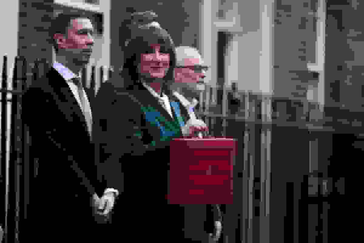 اظهارات دفتر مسئولیت بودجه بریتانیا درباره تغییر برنامه مالیاتی که بازارها را شوکه کرد