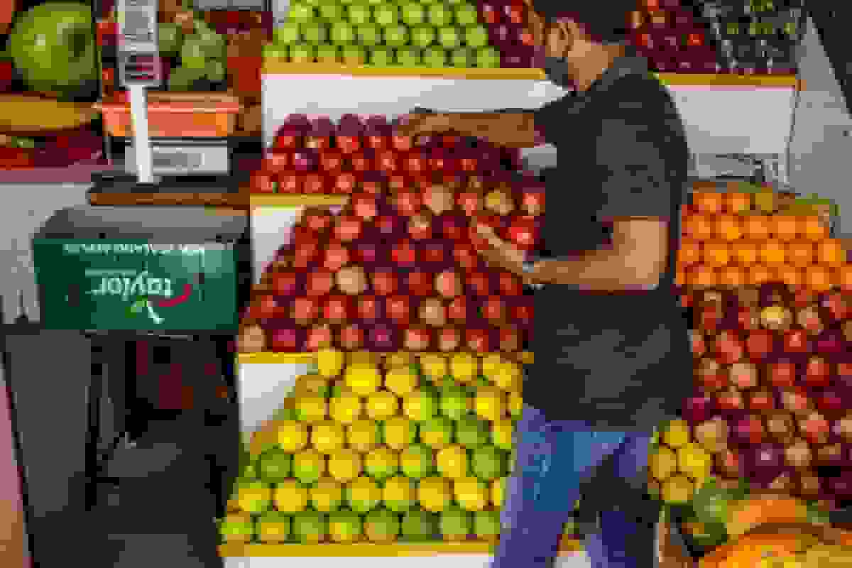 توافق تجاری هند و نیوزیلند: اولویت سیب‌های کیوی بر میوه آمریکا