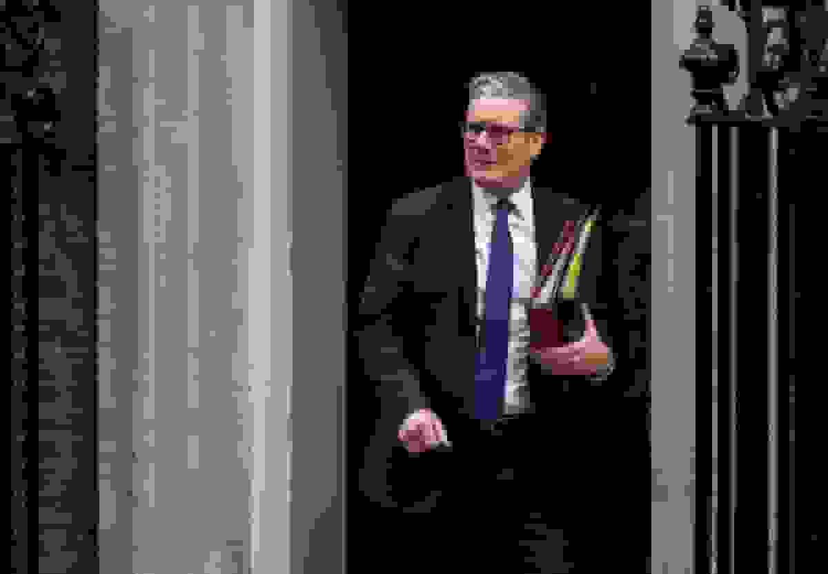 کیر استارمر با بحران اوکراین دست و پنجه نرم می‌کند در حالی که تهدیدها در داخل بریتانیا در گردش هستند