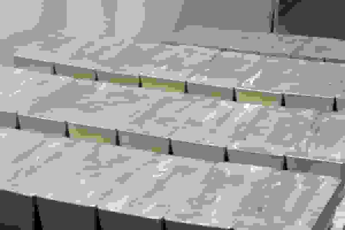 صندوق نقرۀ چین پس از اقدامات متعدد برای مهار شتاب، سقوط کرد