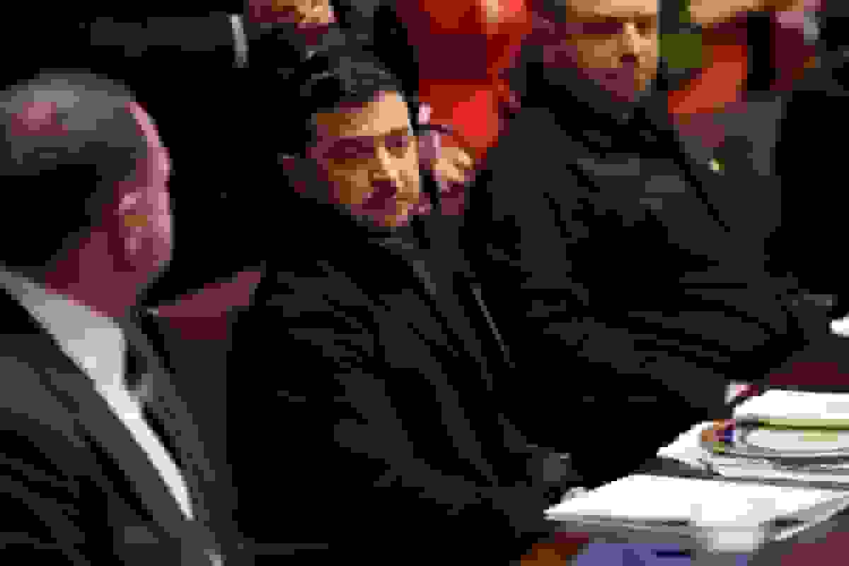 زلنسکی بوداپست را به عنوان محل اجلاس پوتین مورد انتقاد قرار می‌دهد اما اعلام می‌کند که حاضر به حضور است