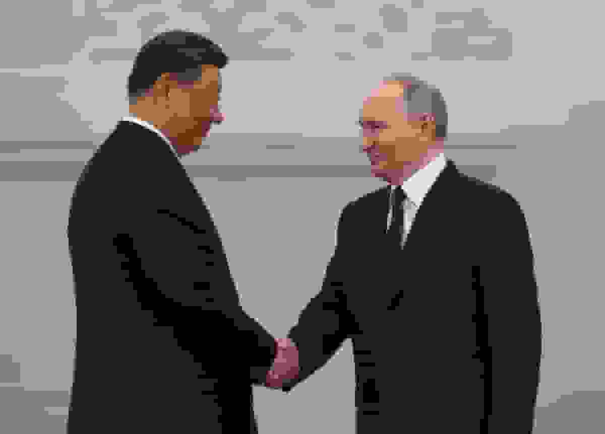 آمریکا در حال دادن آنچه دشمنان می‌خواهند است