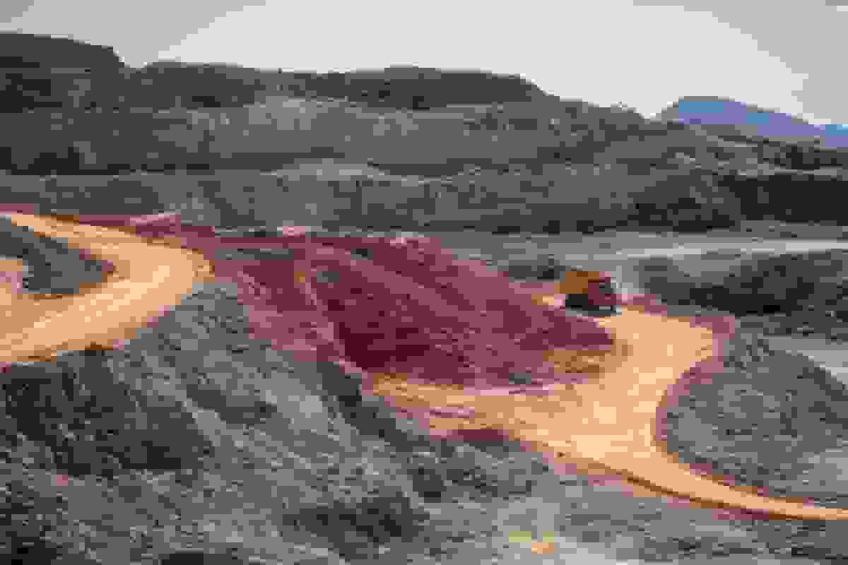 زیمبابوه وزیر معادن چیتاندو را برکنار کرد و کامبامورا را ارتقا داد