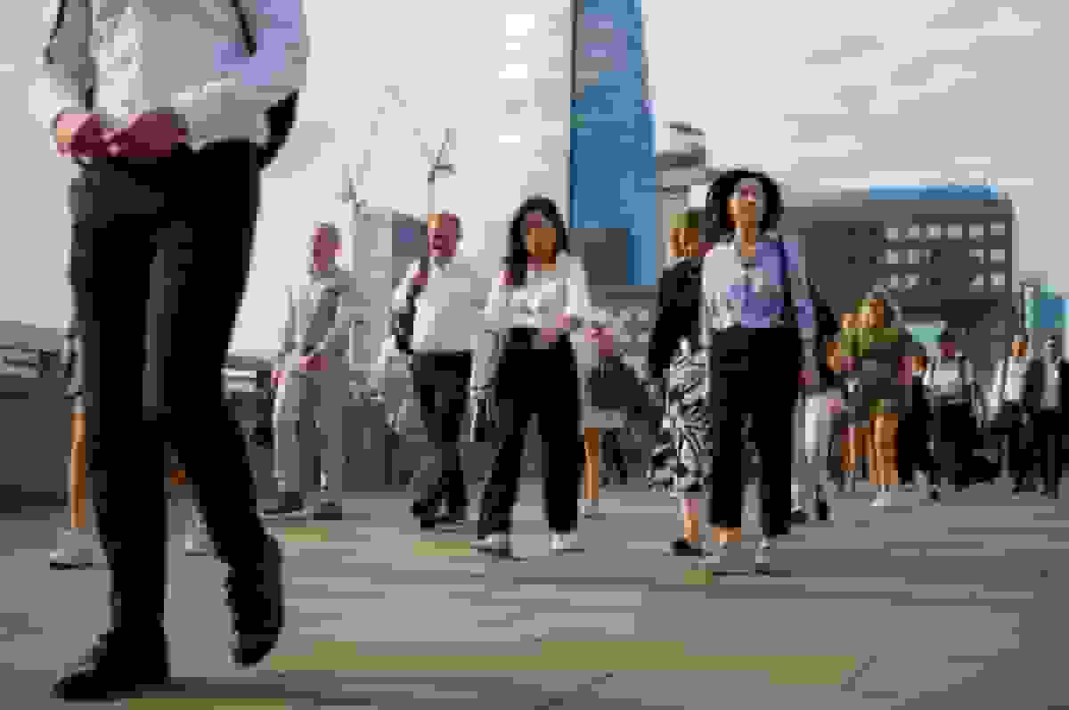 کاهش سرعت بازار کار انگلیس نشانه‌های بهبود را قبل از بودجه نشان می‌دهد