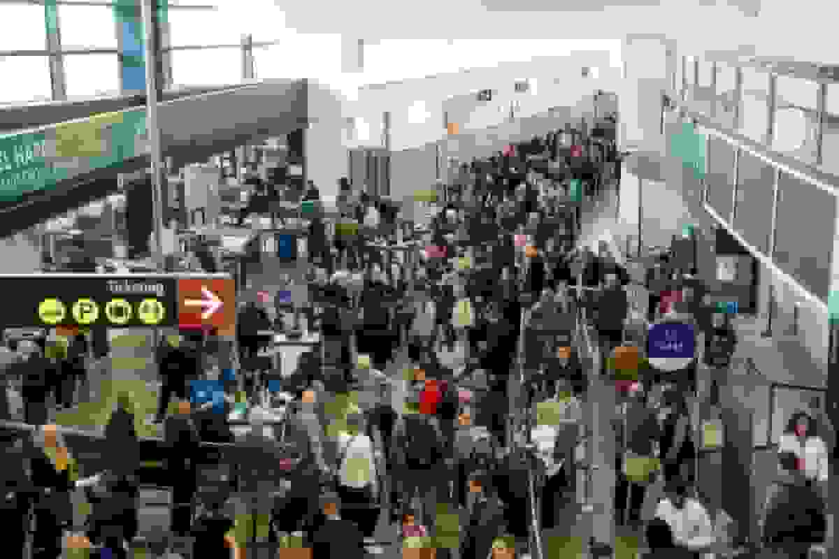 لغو صدها پرواز بیشتر در پی تعطیلی دولت و تشدید آشفتگی سفرها