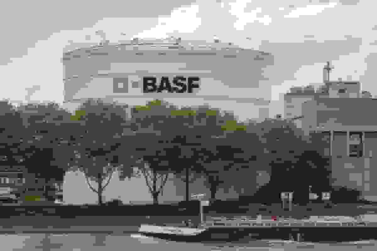 صنایع زخم‌خورده اروپا در تلاش برای بهره‌گیری از بادهای موافق اقتصادی