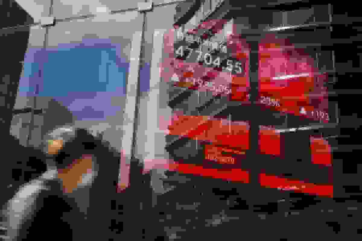 شوکهای سیاسی در ژاپن و فرانسه سرمایهگذاران را غافلگیر کرد