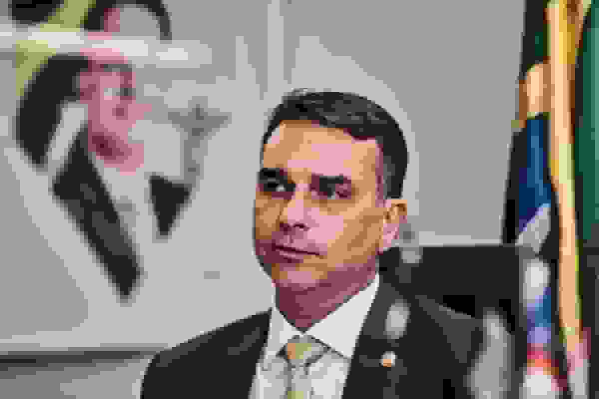 پسر منتخب بولسونارو در انتخابات ۲۰۲۶ برزیل با چالش سختی در برابر لولا روبرو است