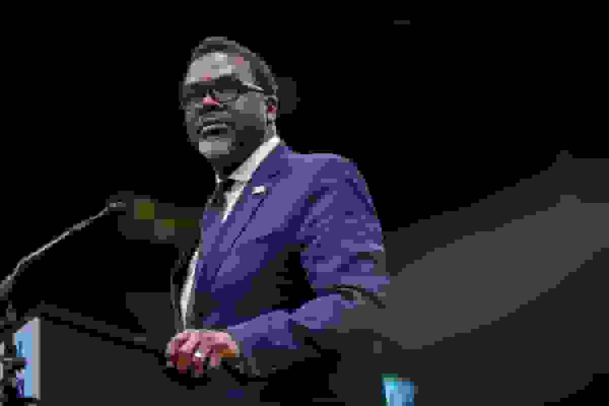 شهردار شیکاگو درخواست مالیات ۲۱ دلاری ماهانه بر کارمندان شرکت‌های بزرگ