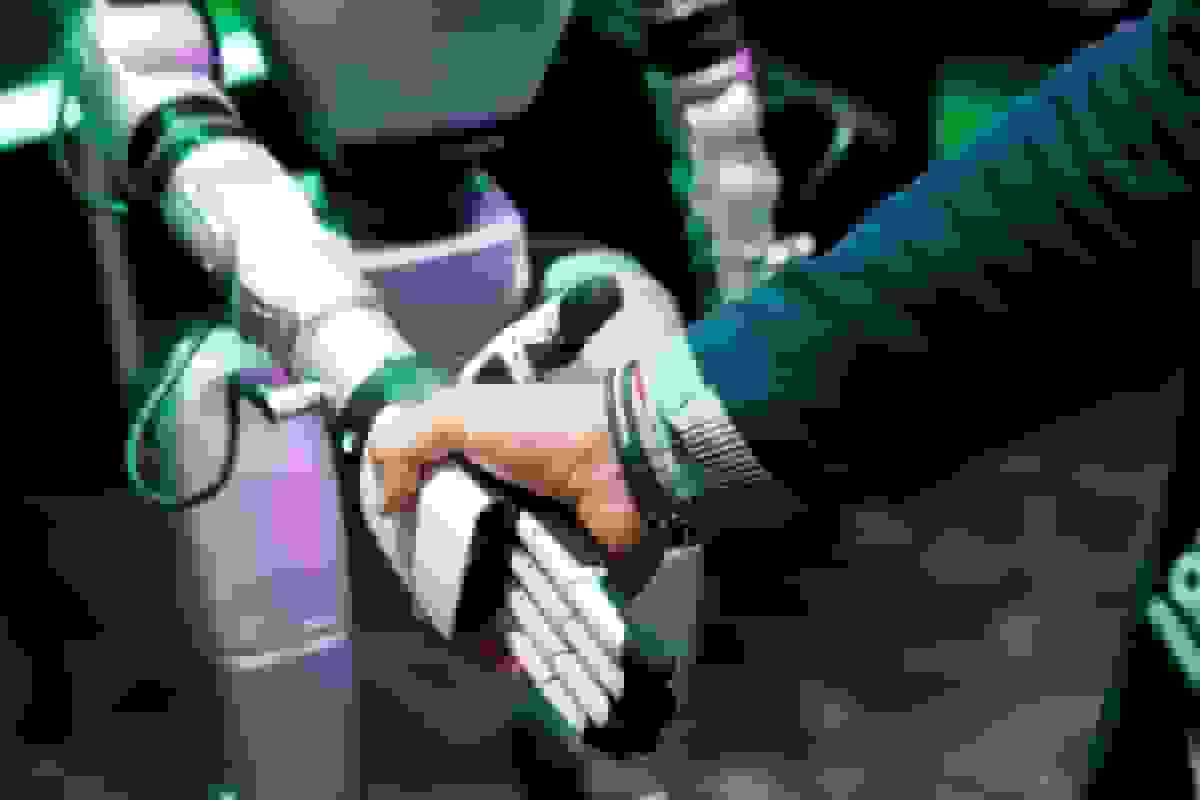 ویکتور شوتس درباره بی‌فایده بودن پیش‌بینی در جهانی غیرمنطقی