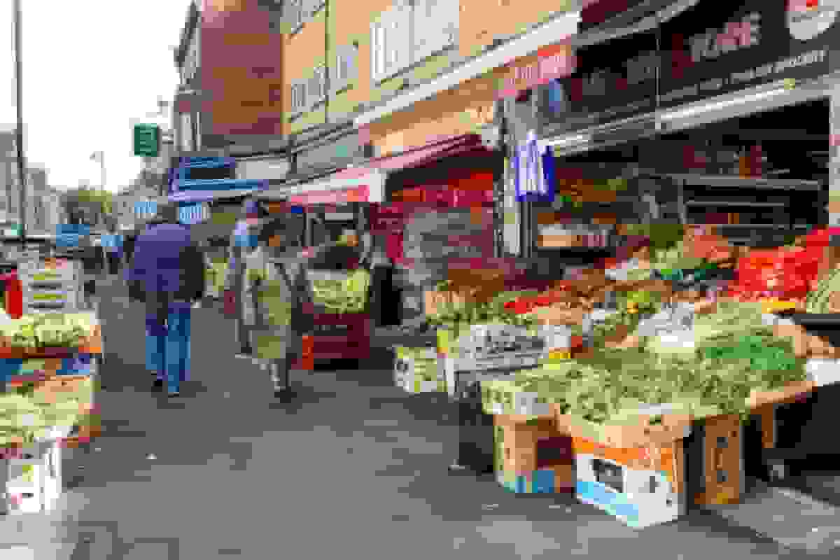 اداره آمار بریتانیا برنامه کاهش تولید داده‌ها را پس از «انجام کارهای بیش از حد» آماده می‌کند