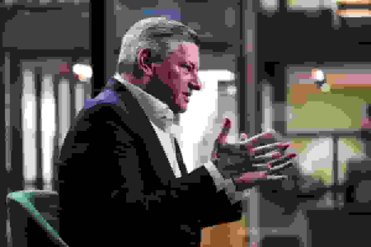 دیدار ساراندوس، مدیرعامل نتفلیکس با ترامپ در کاخ سفید پیش از پیشنهاد خرید برادران وارنر