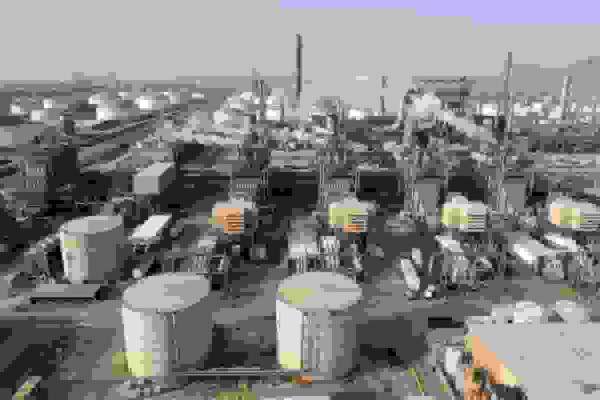 نفت با کاهش مواجه شد در حالی که بازار توقف افزایش تولید اوپک پلاس و نگرانی های مازاد عرضه را بررسی می کند