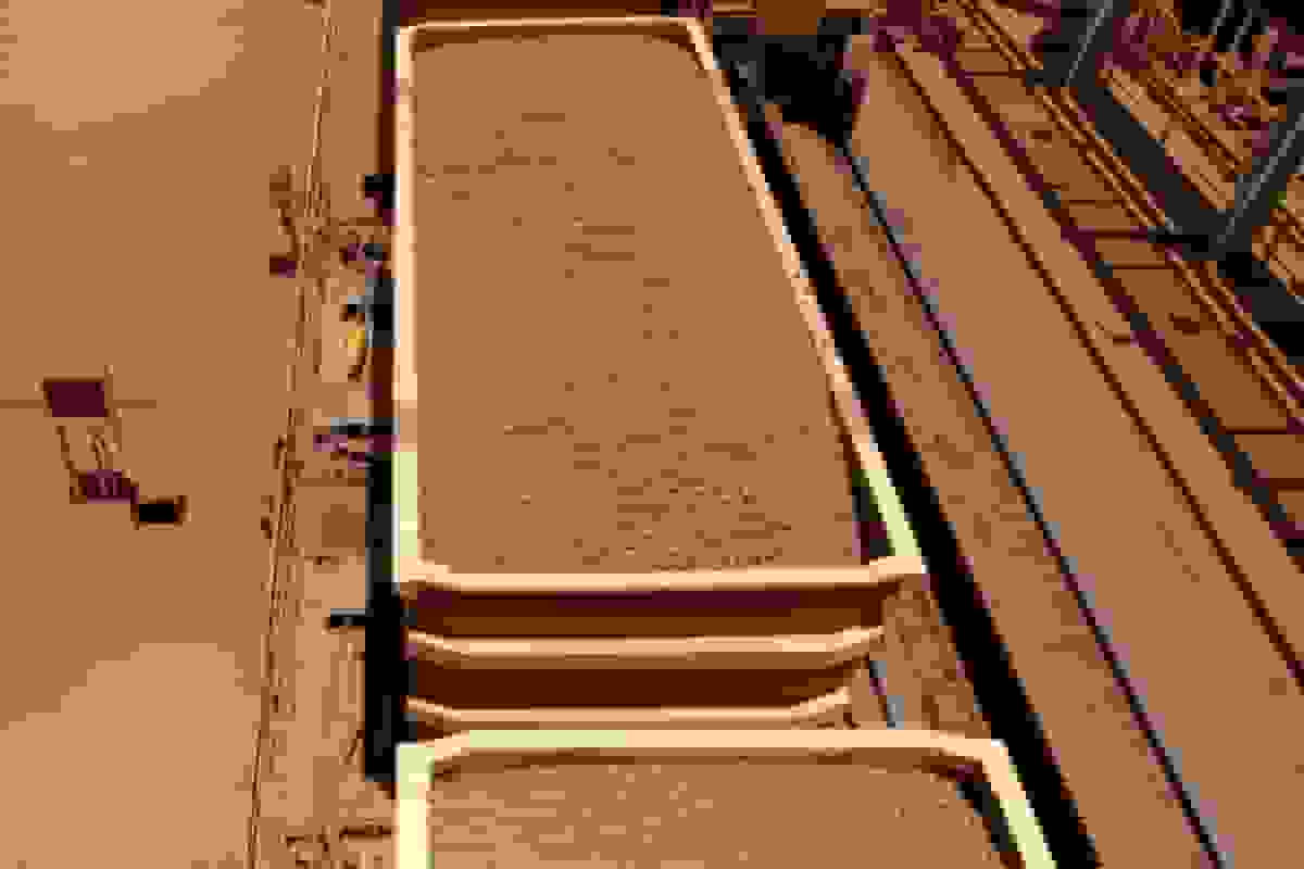 افت قیمت سنگ آهن به دلیل ضعف فصلی و انتظار برای نشست سیاست‌گذاری چین