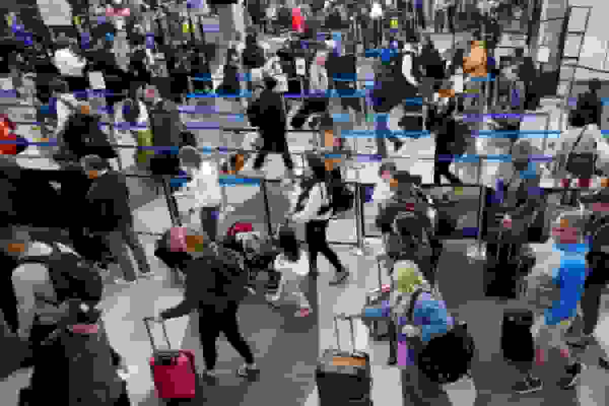 آمریکایی‌ها در آستانه شلوغی سفرهای تعطیلات سپاسگزاری در آزمایش فضای هوایی