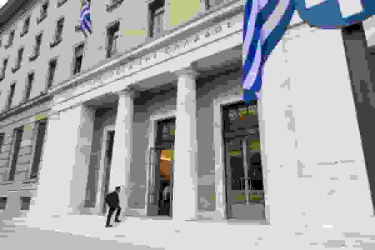 گواهیهای مرتبط با GDP چیست و چرا سرمایهگذاران بدهی مخالفت میکنند؟