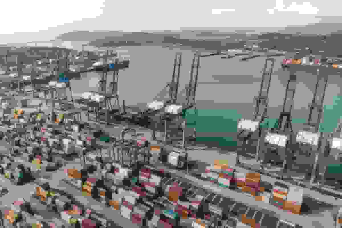 کند شدن فروش ۱۹ میلیارد دلاری بندرهای لی کا شینگ به دلیل مذاکرات پیچیده