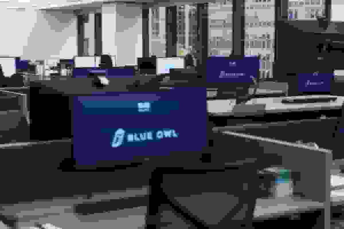 خرید ۱۱۵ میلیون دلاری سهام توسط کارکنان بلو اوول در بحران ادغام