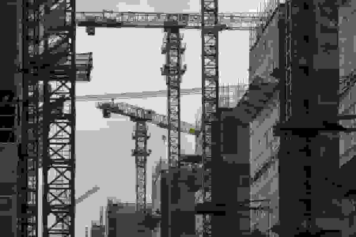 تقسیم بزرگ اقتصادی چین: صادرات رو به رشد در مقابل بازار املاک در حال افول