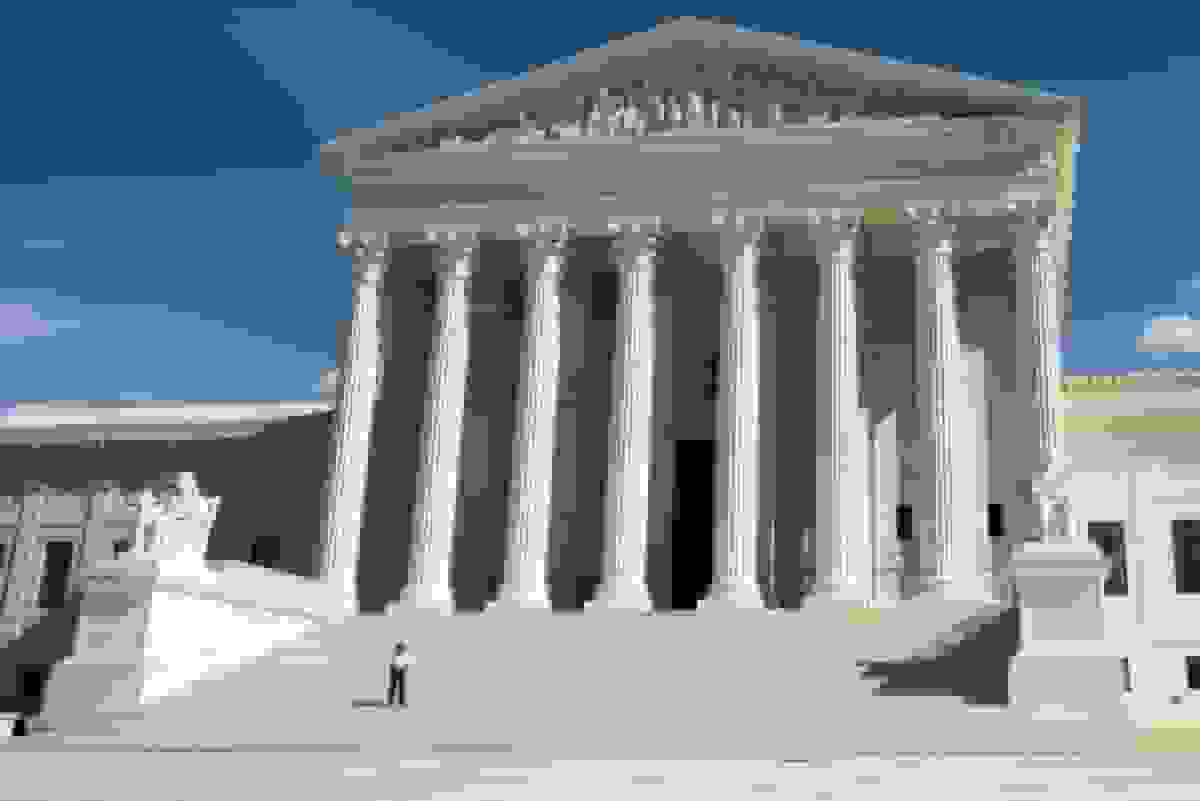 رمز و راز معماری نهفته در ساختمان دیوان عالی کشور آمریکا