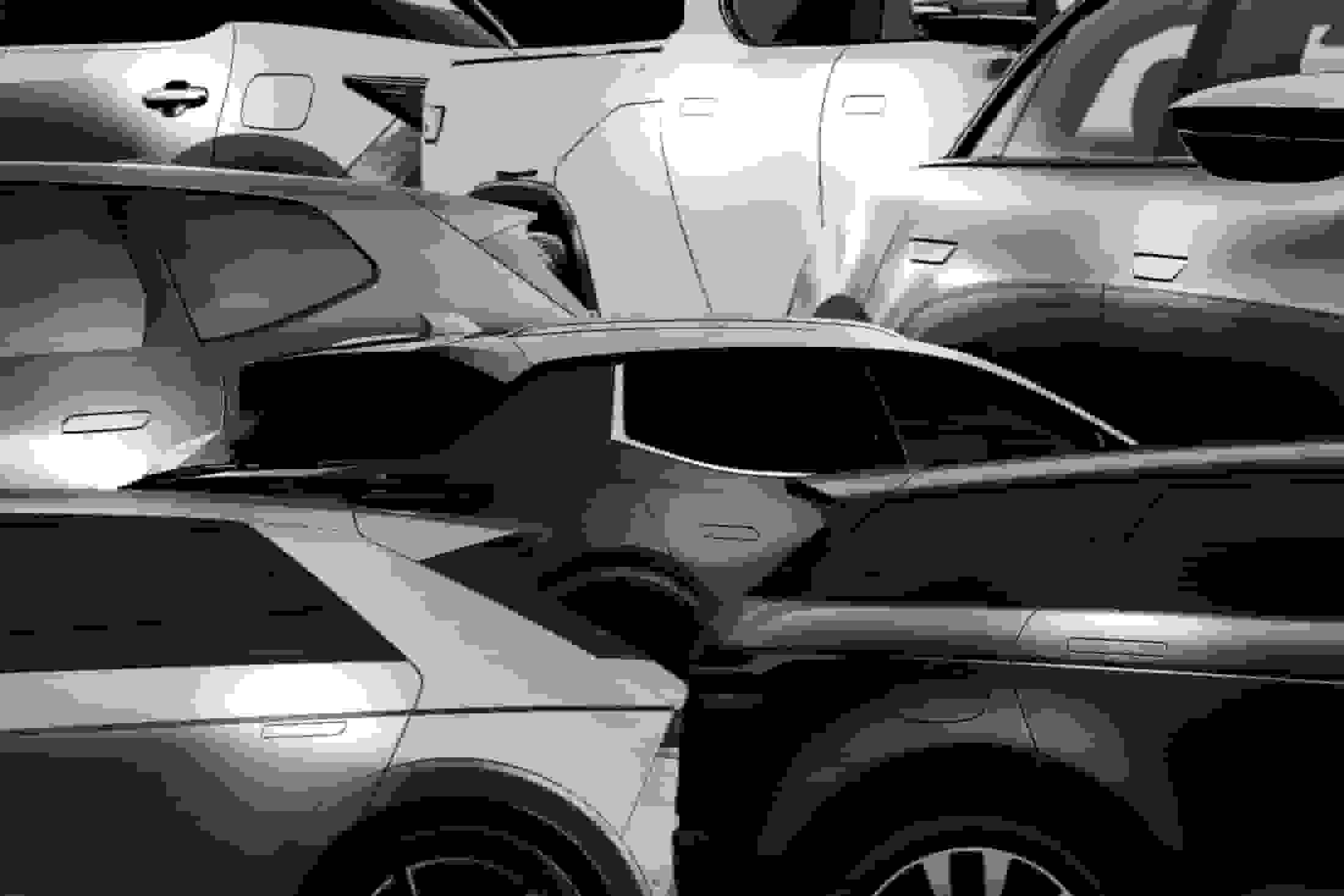 درهای برقی تسلا که مشهور شدند اکنون در سایر خودروها خطرساز شده‌اند