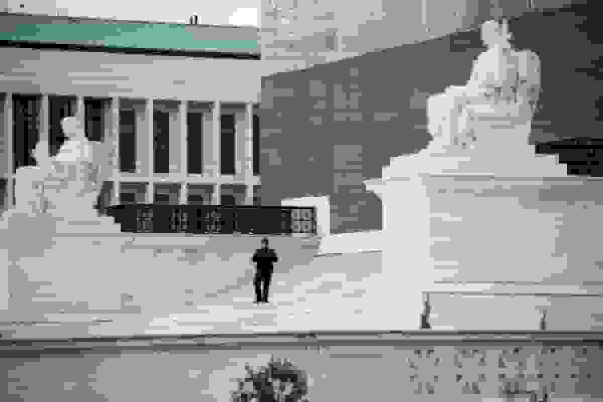 دیوان عالی آمریکا آماده است تا قدرت رئیس‌جمهور در برکناری کارمندان را گسترش دهد