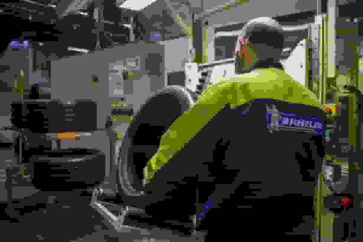 میشلان چشم‌انداز مالی خود را به دلیل فروش ضعیف در آمریکای شمالی و کاهش دلار کاهش داد