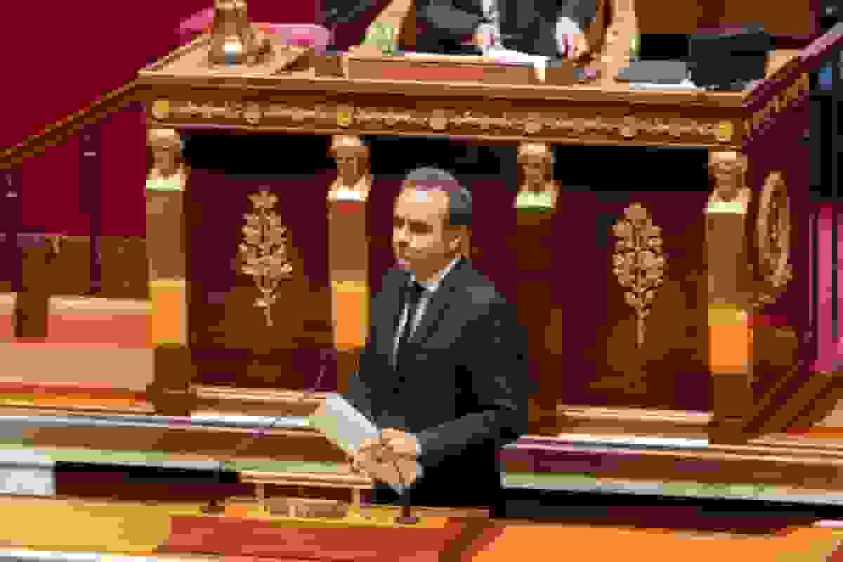 پیروزی نخست وزیر فرانسه در جلب حمایت حزب سوسیالیست