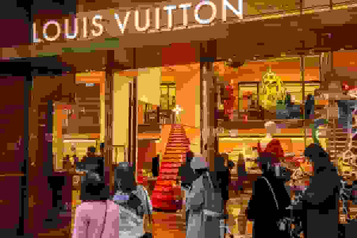 فروشگاه‌های لوکس جدید در هنگ‌کنگ، درخشش را به خرده‌فروشی بازمی‌گردانند