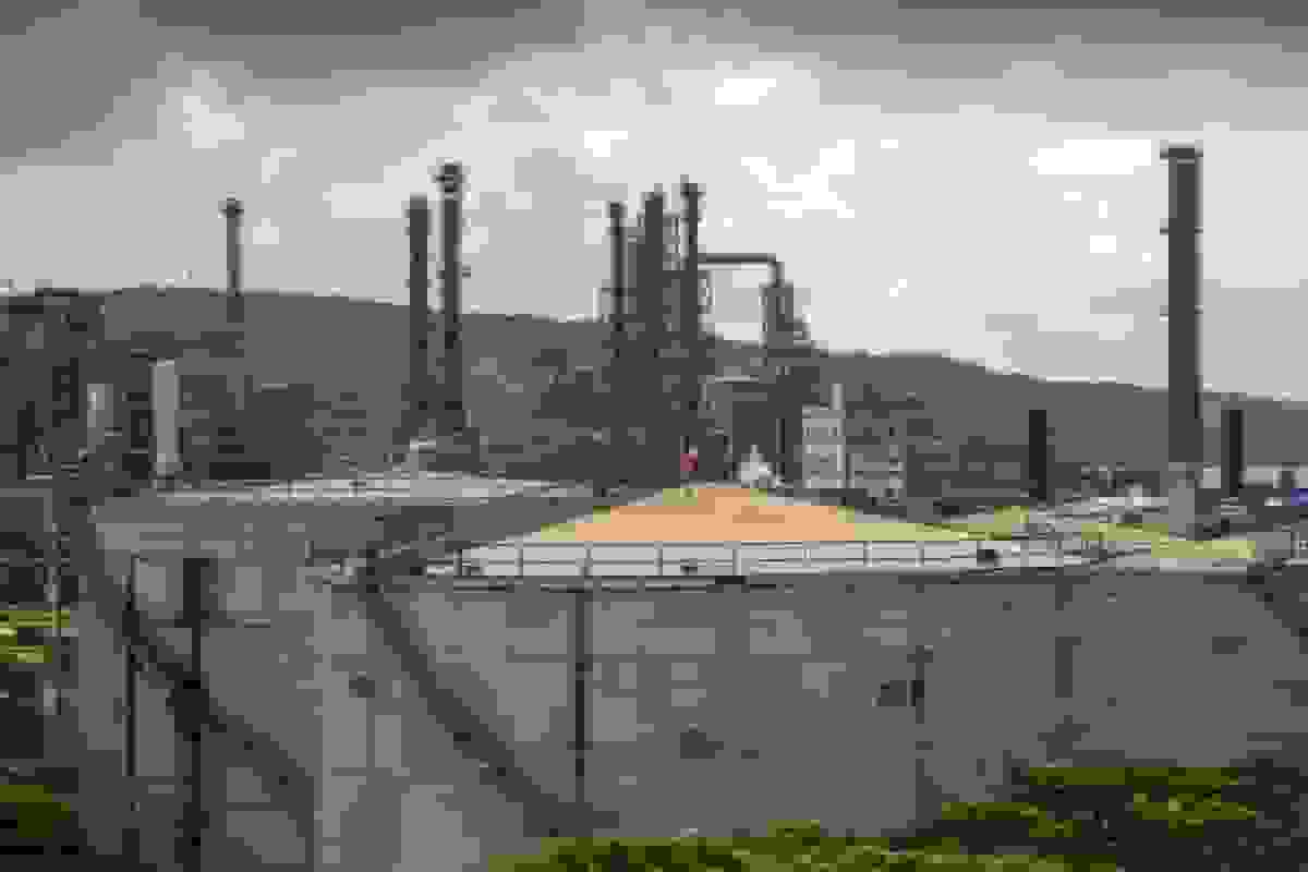 نفت پس از بزرگ‌ترین افت سه هفته اخیر ثابت ماند؛ تمرکز بر مازاد عرضه