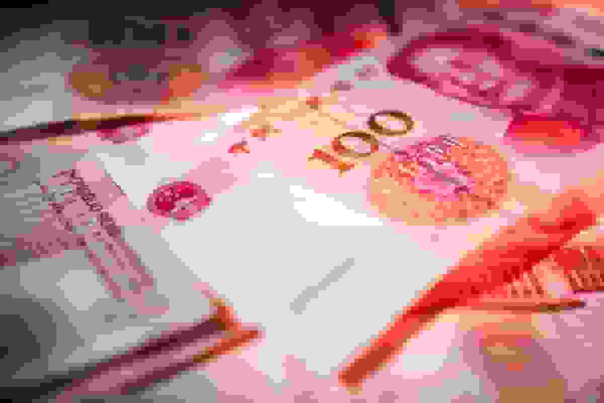 چین قوی‌ترین سیگنال از سال ۲۰۲۲ برای کند کردن روند افزایش یوان