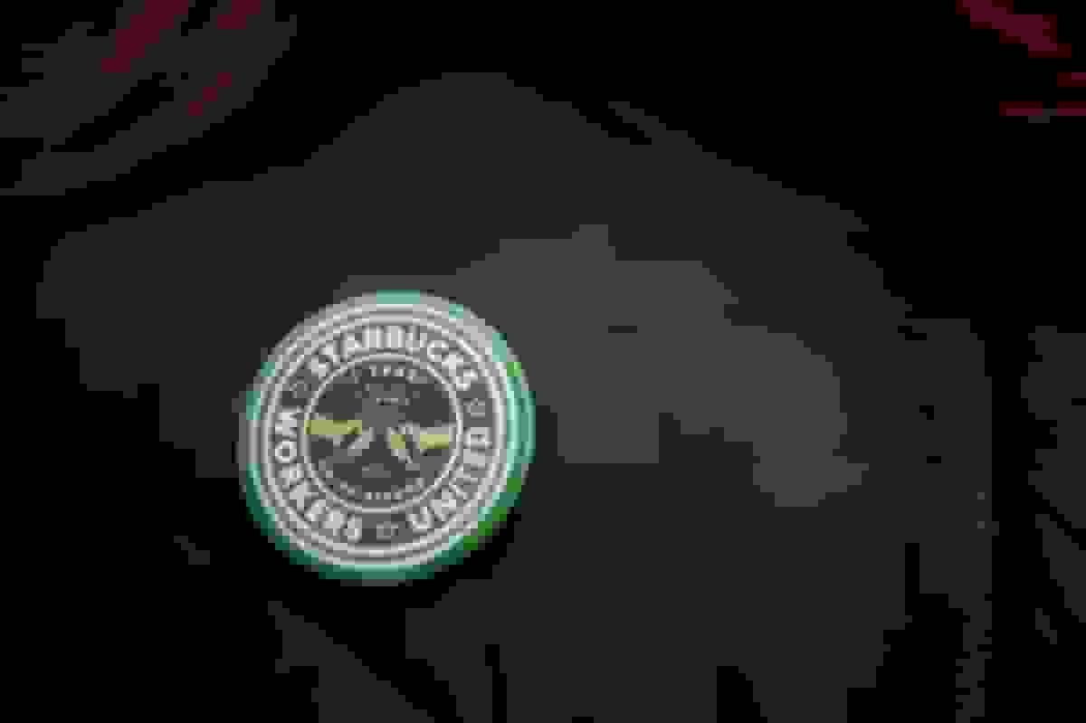 اعتصاب کارگران استارباکس در ۴۰ شهر آمریکا علیه «روز جام قرمز»