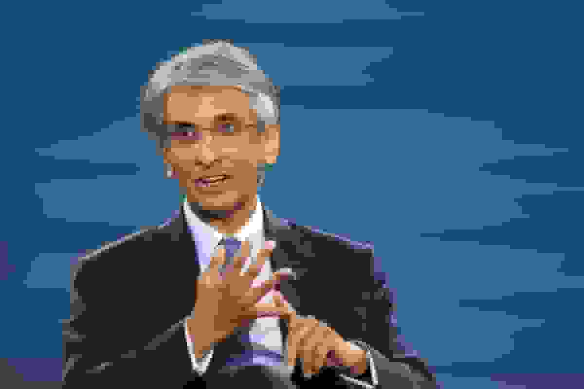 تماسک کاهش ارزش دلار را عامل دشواری توجیه برخی معاملات می‌داند