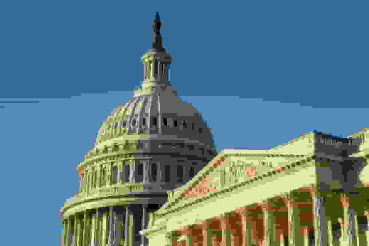 دستیاران ترامپ بودجه نیویورک را بررسی می‌کنند، مجلس برای پایان تعطیلی دولت رأی‌گیری می‌کند