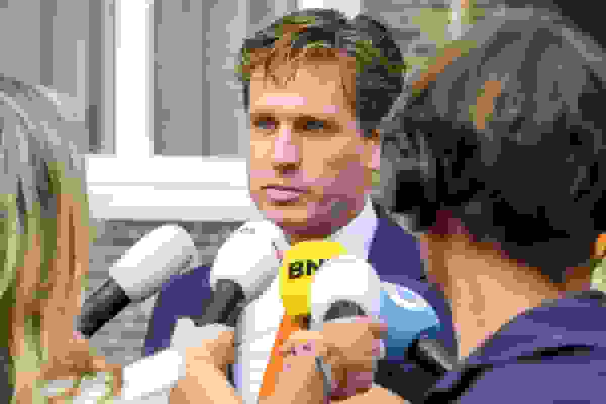 تنش هلند و چین بر سر تراشهها مشکلات خودروسازان را تشدید میکند