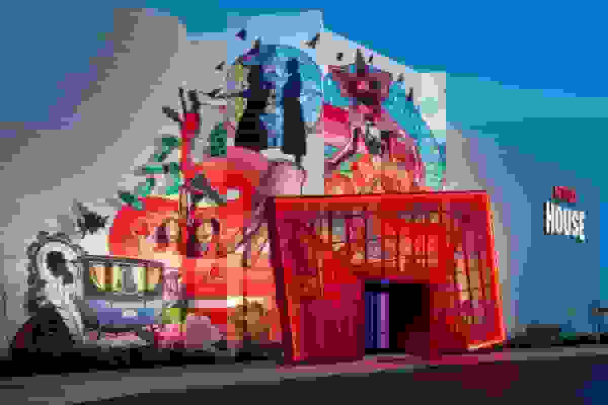 آیا نتفلیکس می‌تواند مراکز خرید آمریکایی را نجات دهد؟