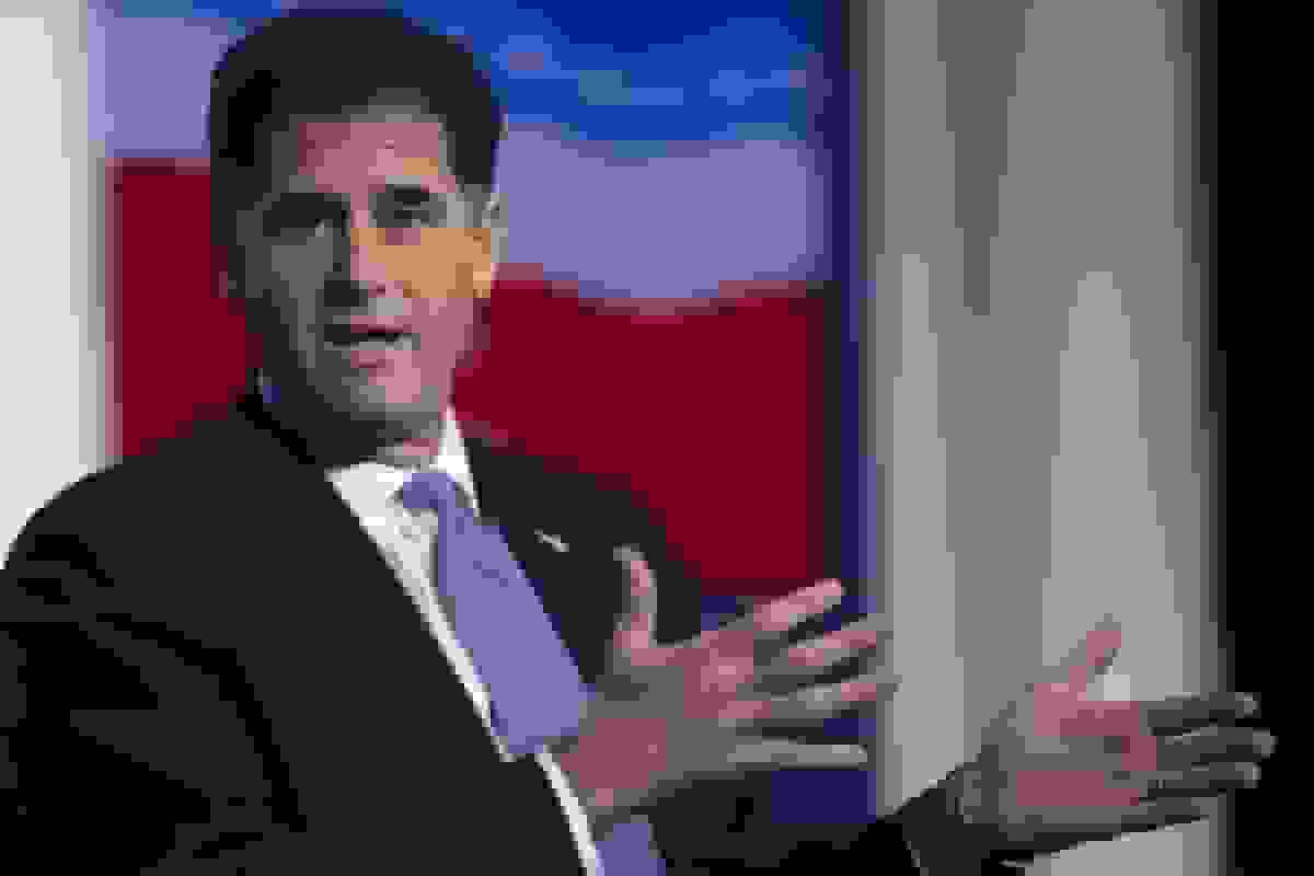 رون درمر، مشاور نتانیاهو پس از آزادی گروگان‌ها کناره‌گیری کرد