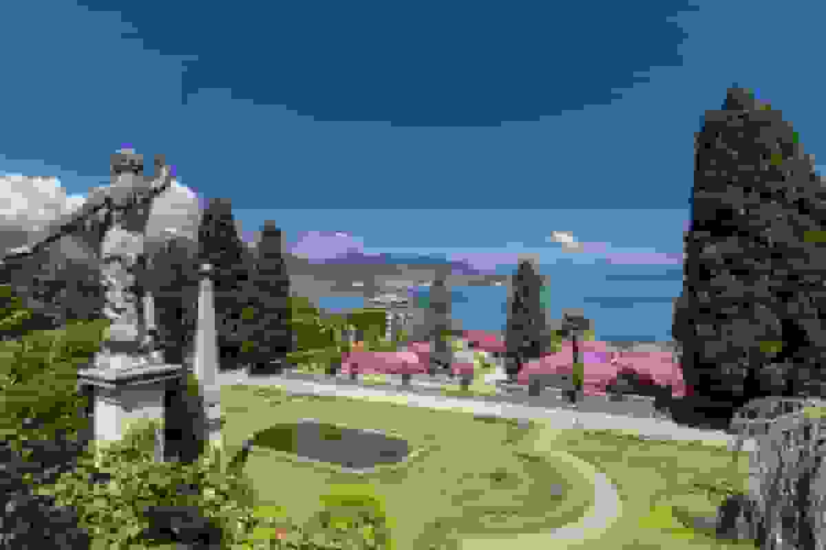 خانواده بورومئو ایتالیا جزایر خود را برای رقابت با دریاچه کومو عرضه می‌کند