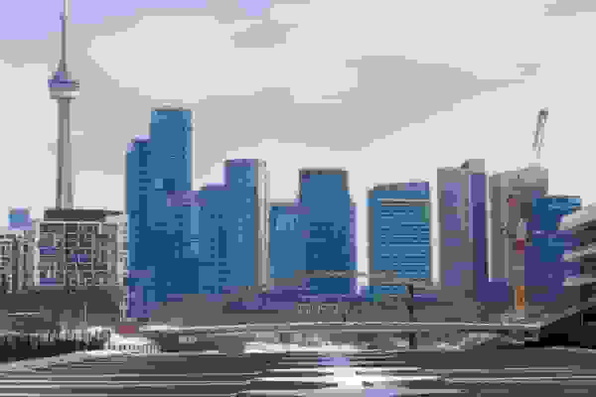 تورنتو به ساخت آپارتمان‌های جدید ادامه می‌دهد اما خریداری وجود ندارد